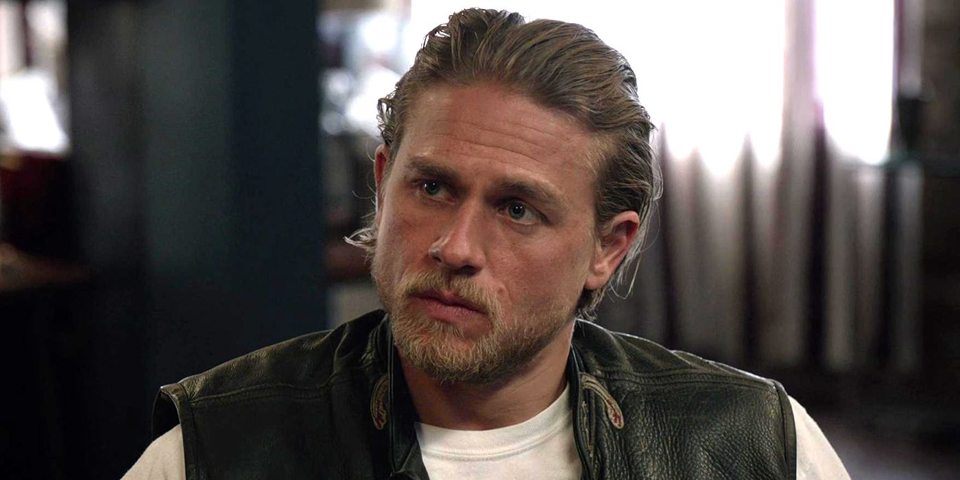 Charlie Hunnam se verrait bien revenir dans le spin-off de Sons of