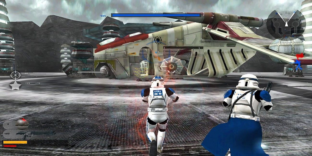 Clone Troopers carregando bandeira Star Wars: Battlefront 2.