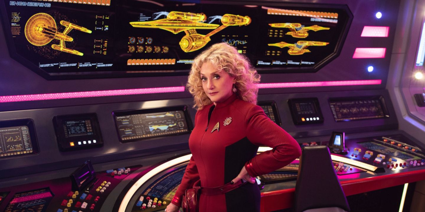 Carol Kane como engenheira Pelia em Star Trek: Strange New Worlds.