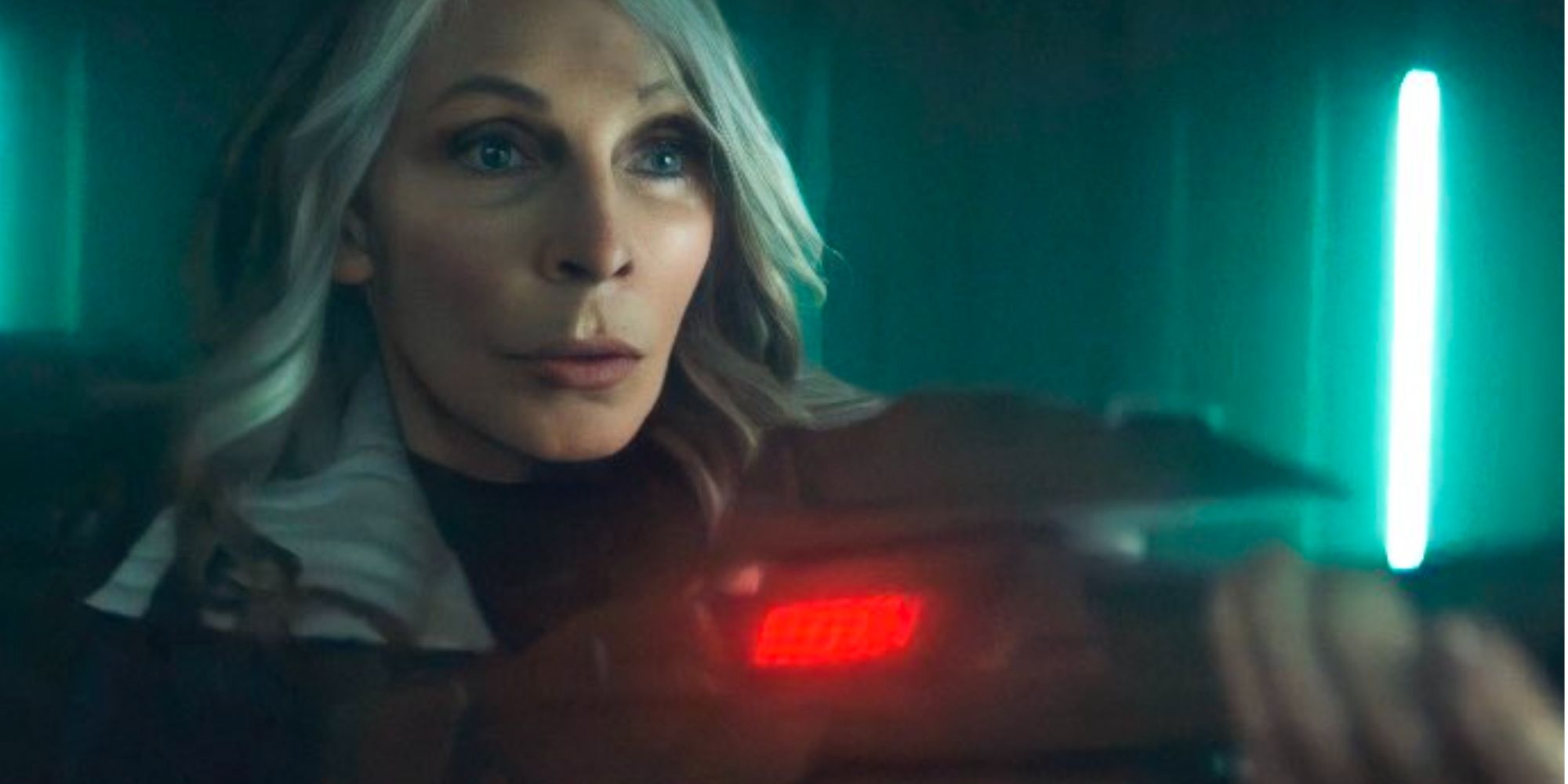 Dr. Crusher holds a phaser rifle in Star Trek: Picard season 3 trailer.