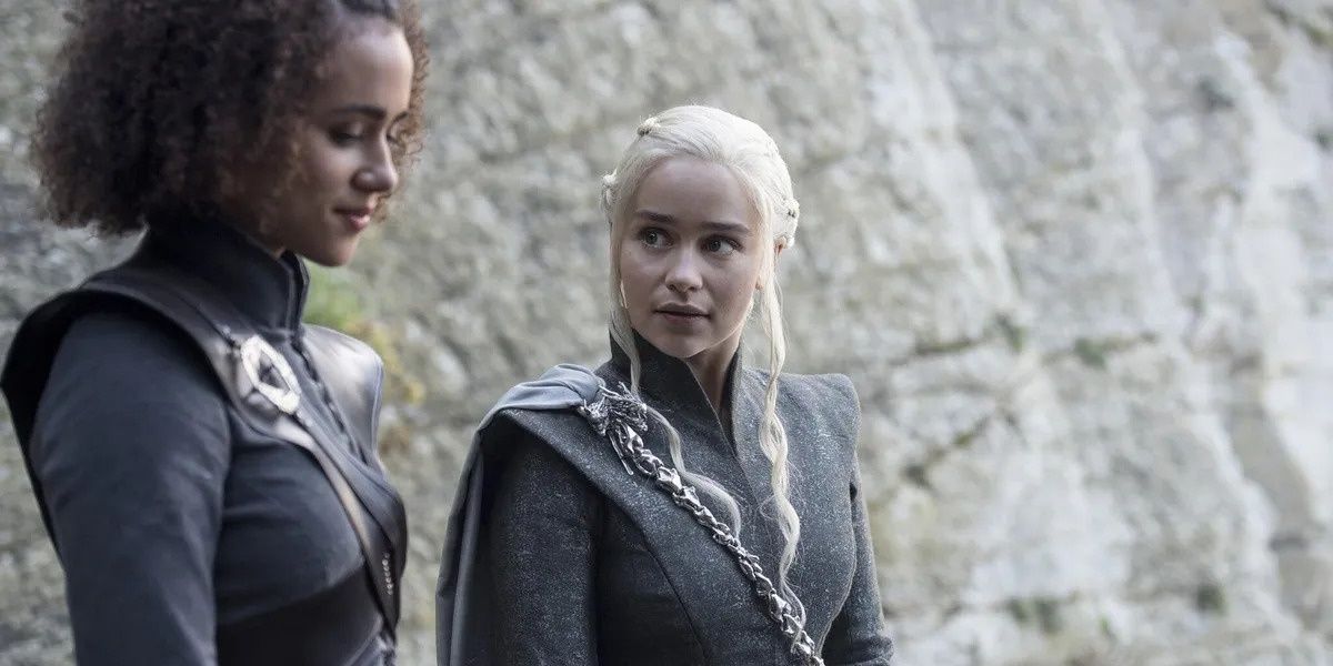 Daenerys Looking at Missandei in Dragonstone