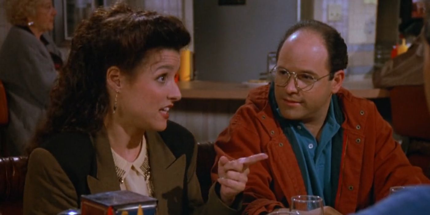 Elaine conversando com George no Monk's Café em Seinfeld.