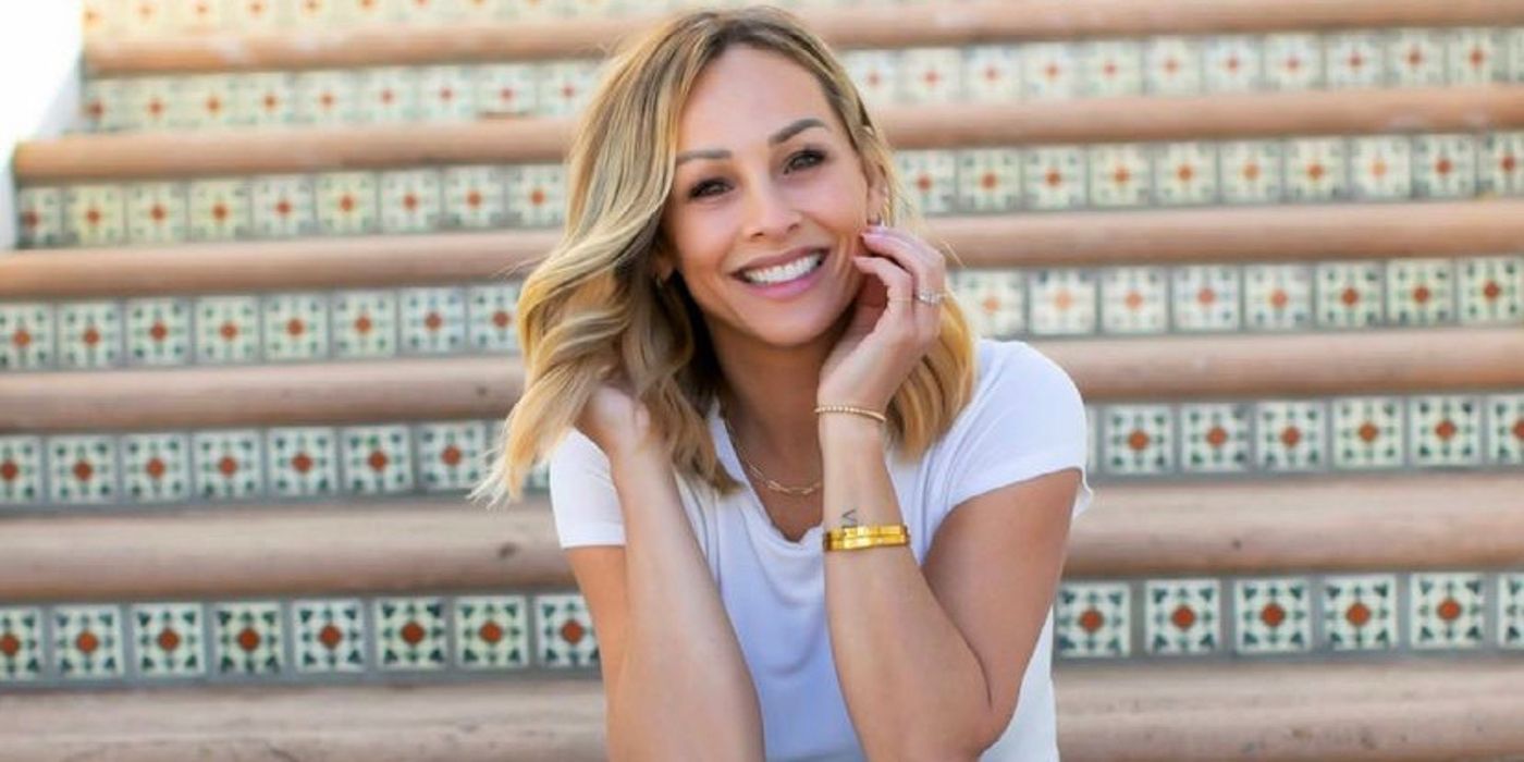 Former Bachelorette Clare Crawley smiling