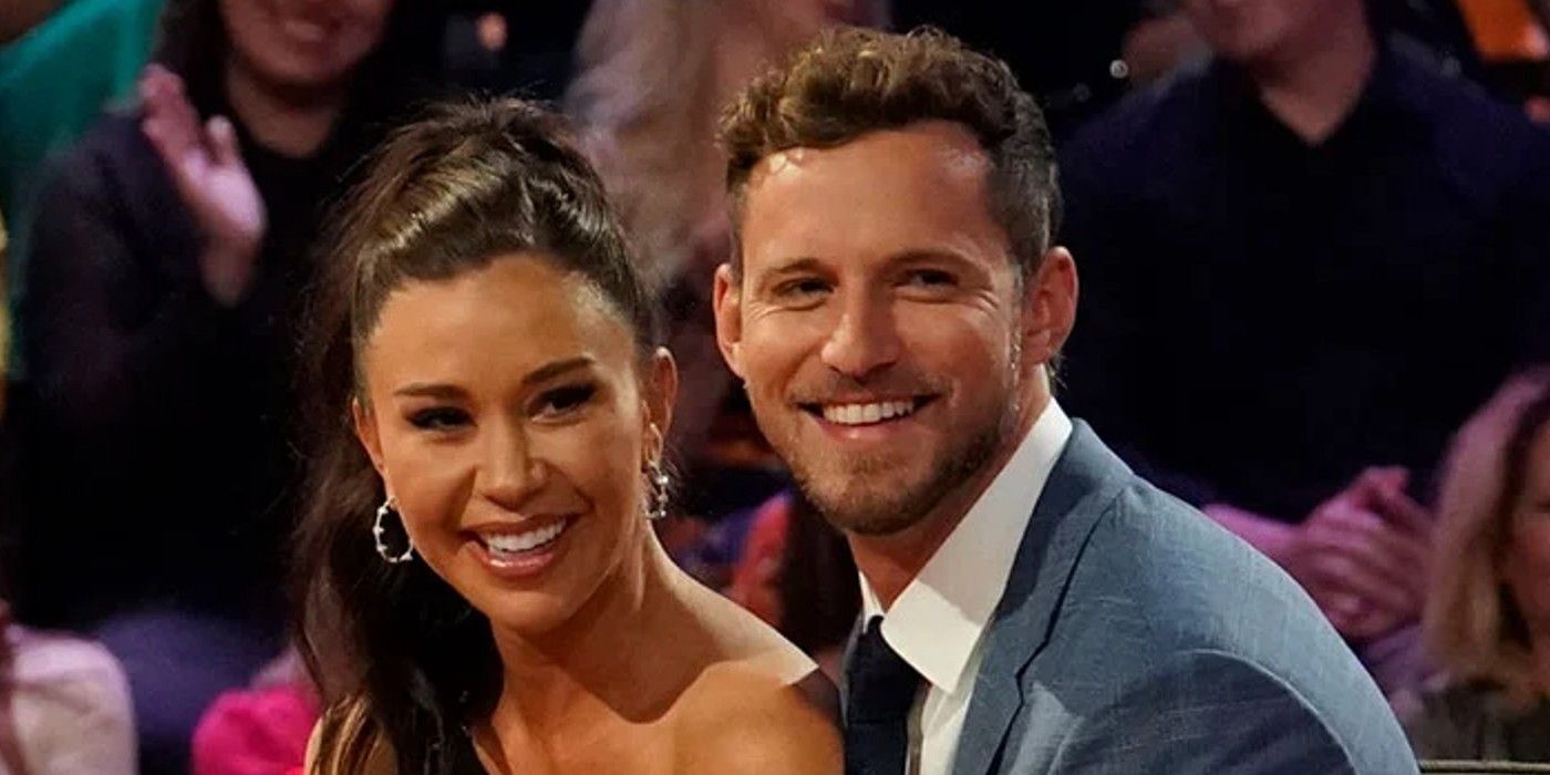Gabby Windey and Erich Schwer ​​​​​​​on The Bachelorette posing close together