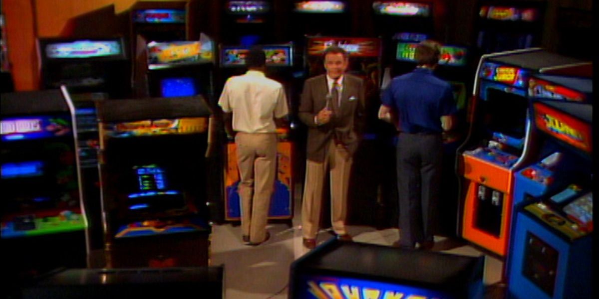 O anfitrião do Starcade está entre os jogos de arcade 