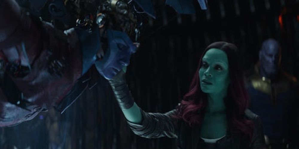 Gamora looking at Nebula's body in Avengers Infinity War 