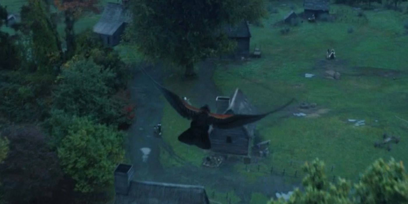 Hocus Pocus 2 cena de abertura mãe bruxa voando sobre Salem