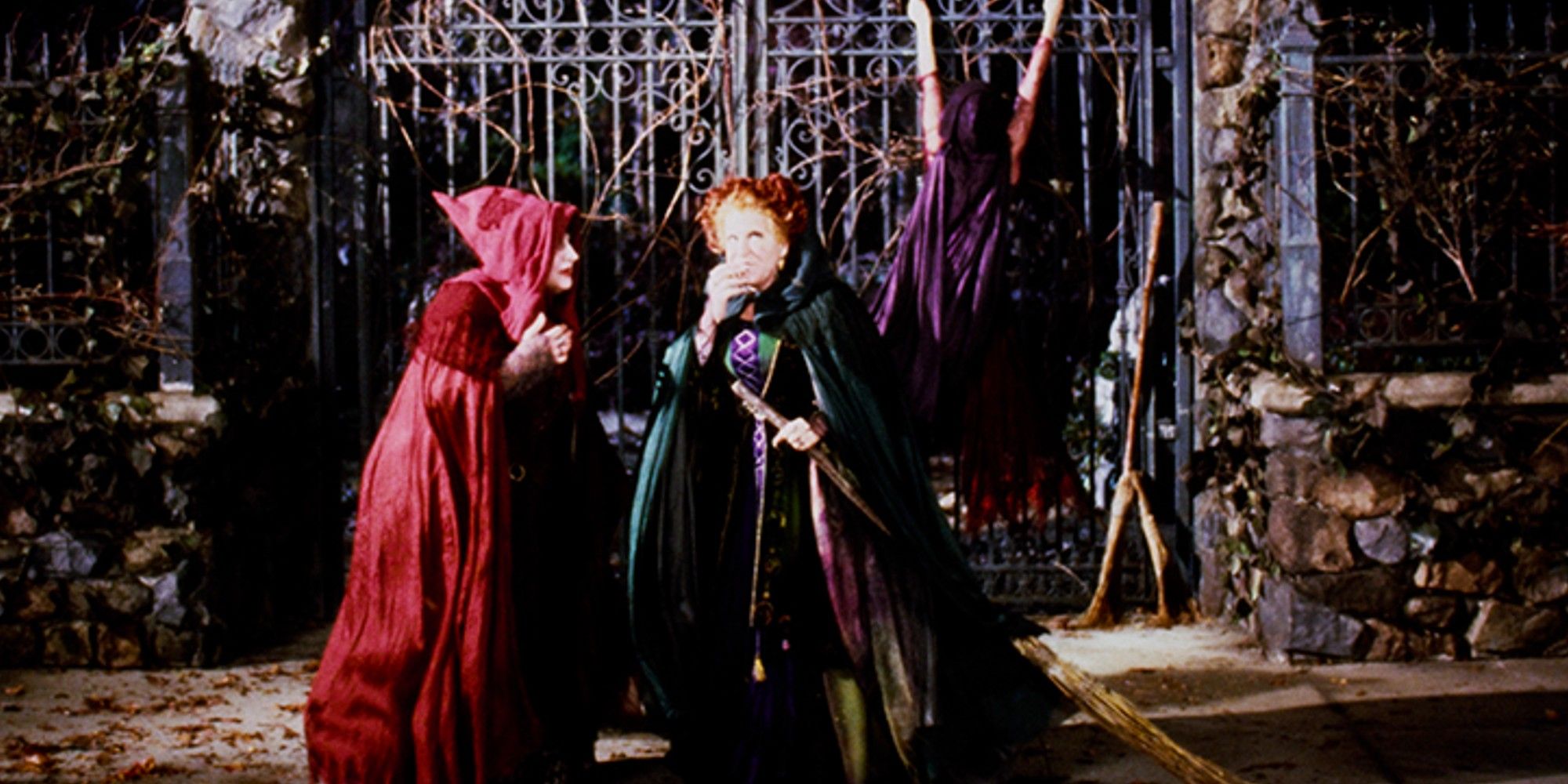 Hocus Pocus Sarah Jessica Parker Bette Midler and Kathy Najimy as Sarah Winifred and Mary Sanderson
