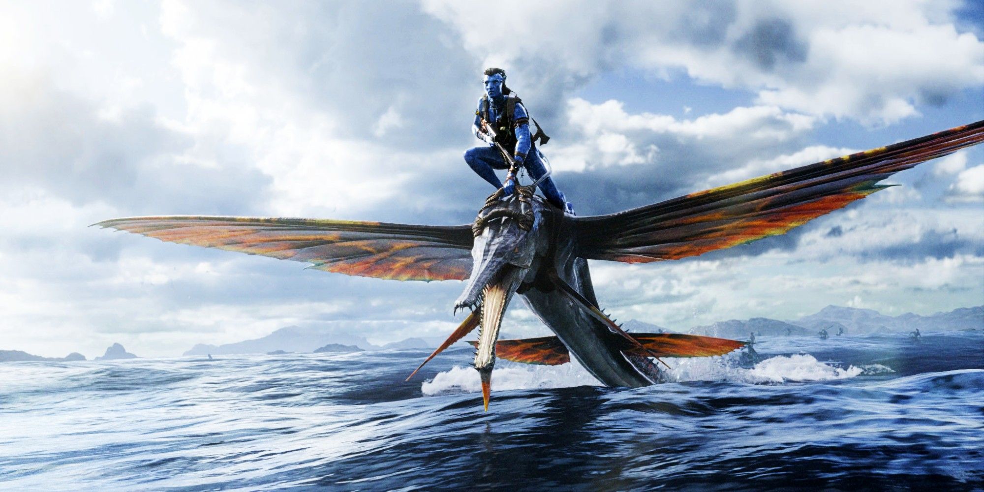 Jake Sully cabalgando hacia la batalla en Avatar The Way of Water