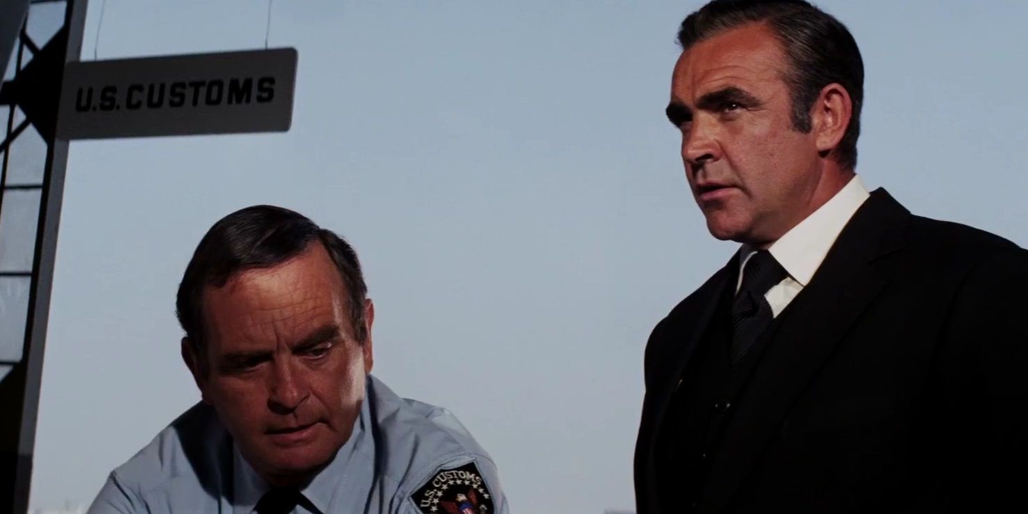 James Bond meets with Felix Leiter in Diamonds Are Forever