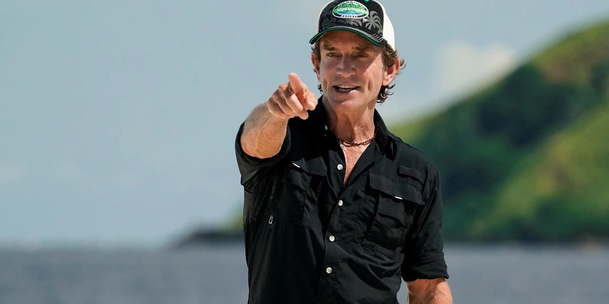 Jeff Probst Survivor 43 pointing his finger in front of sea