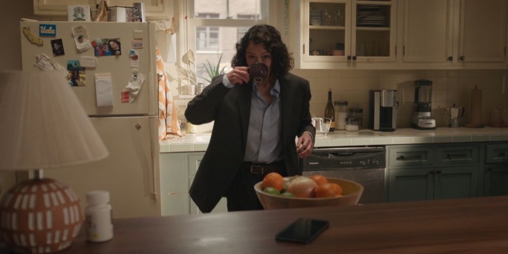 Jennifer Walters drink coffee in her kitchen in She-Hulk
