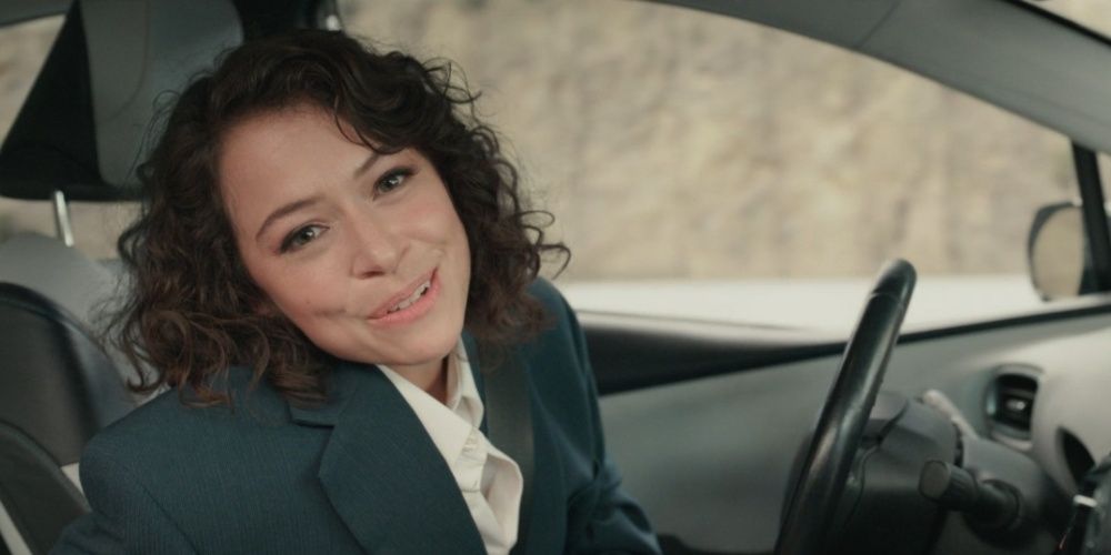 Jennifer Walters driving a car in She-Hulk
