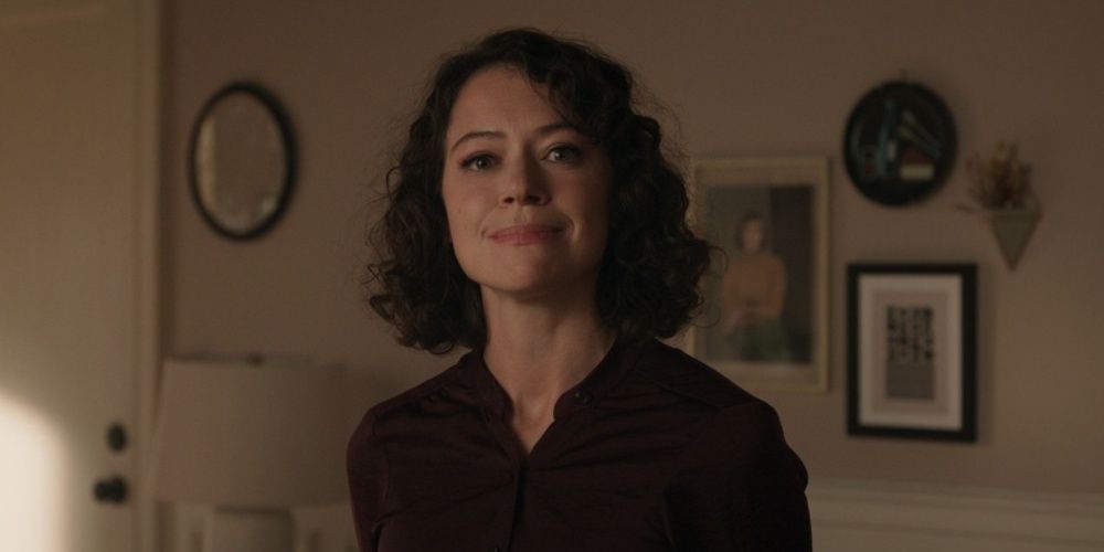 Jennifer Walters smiles at the camera in her house in She-Hulk