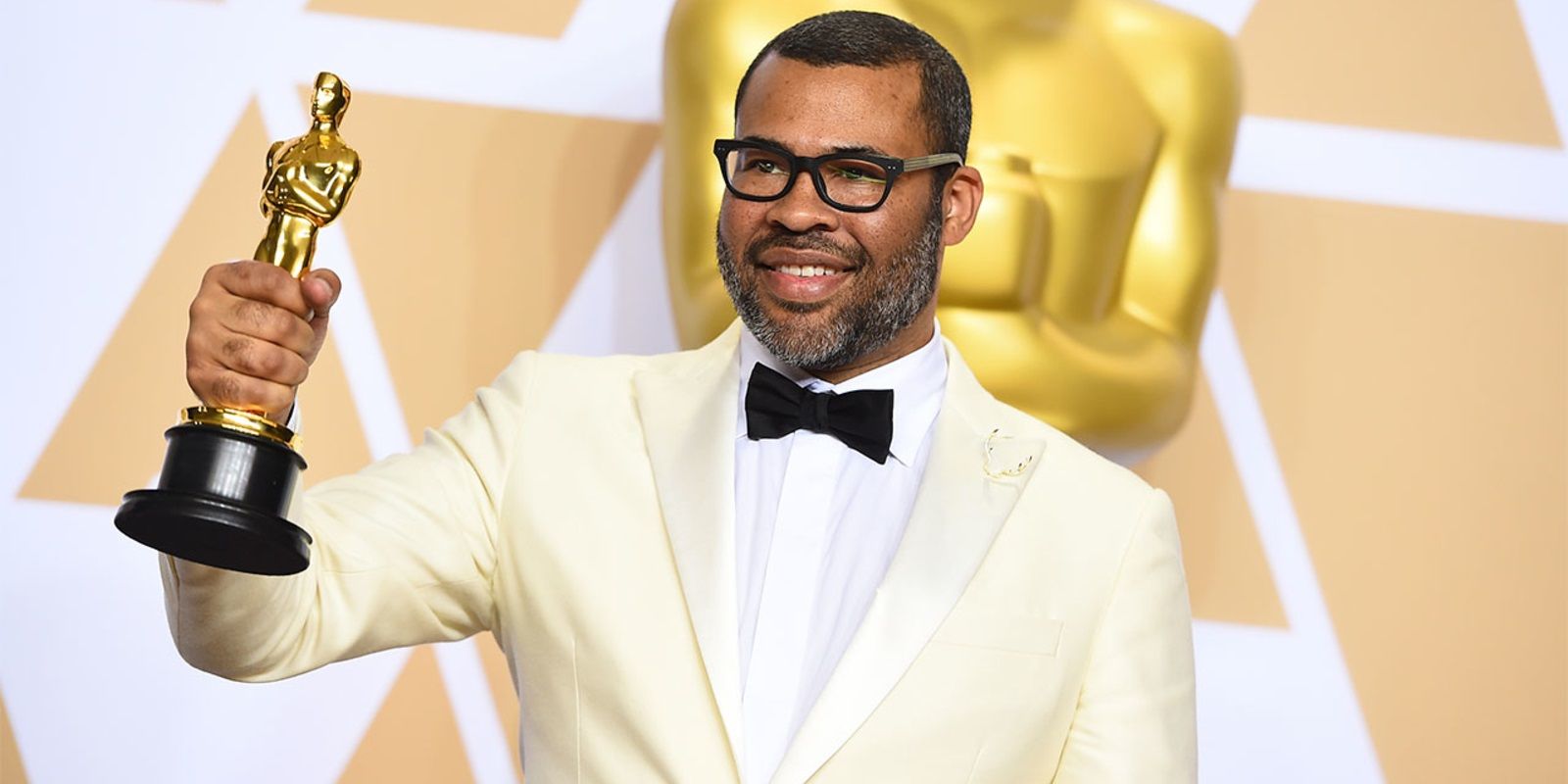 Jordan Peele com um Oscar