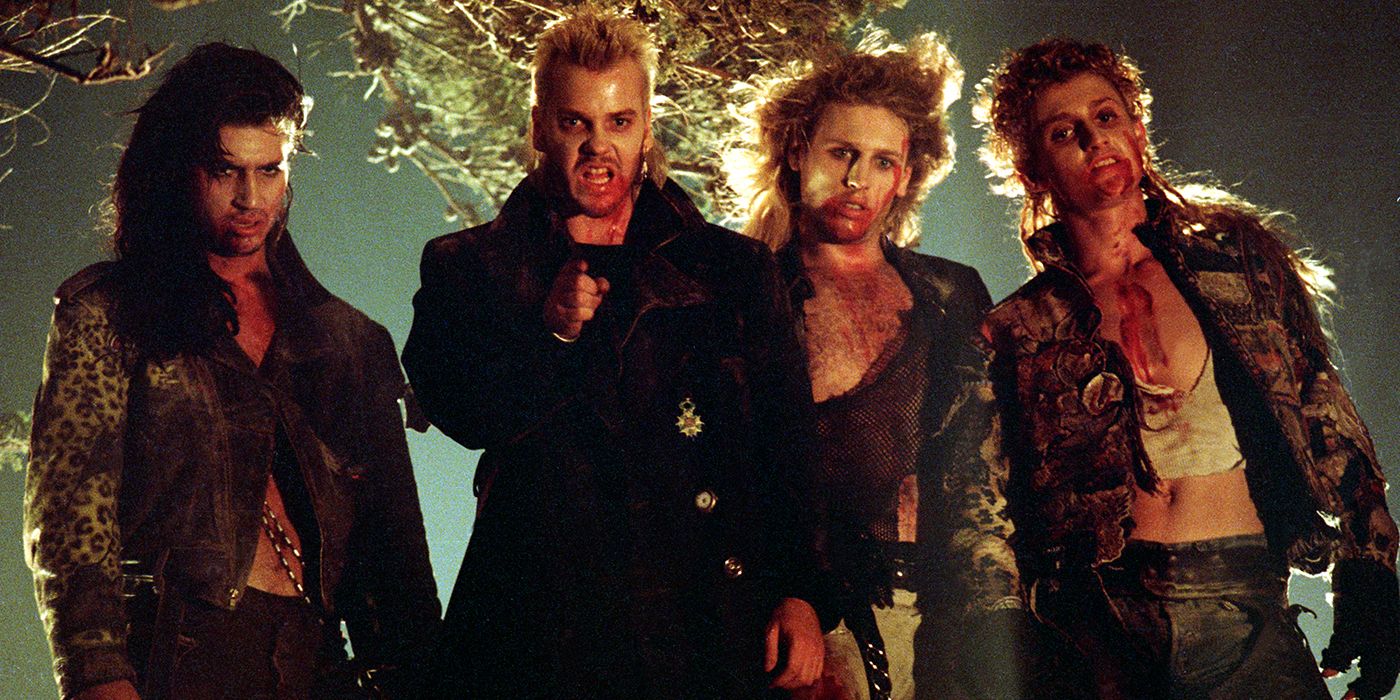 Kiefer Sutherland e outros vampiros em The Lost Boys