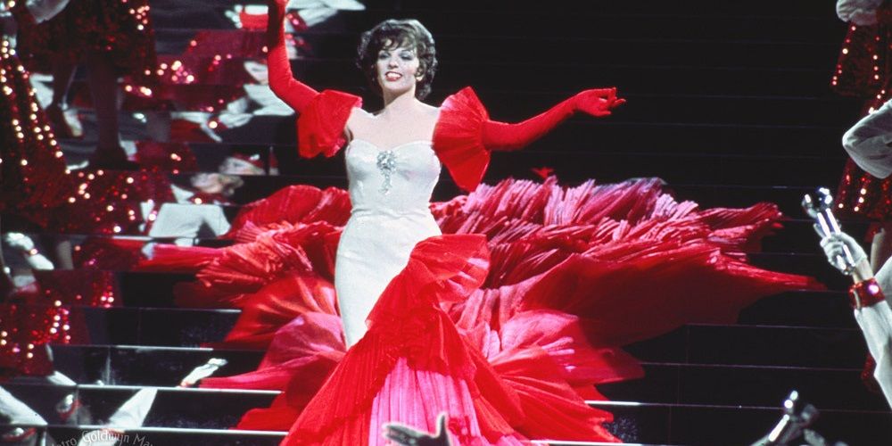 Liza Minnelli singing in New York New York