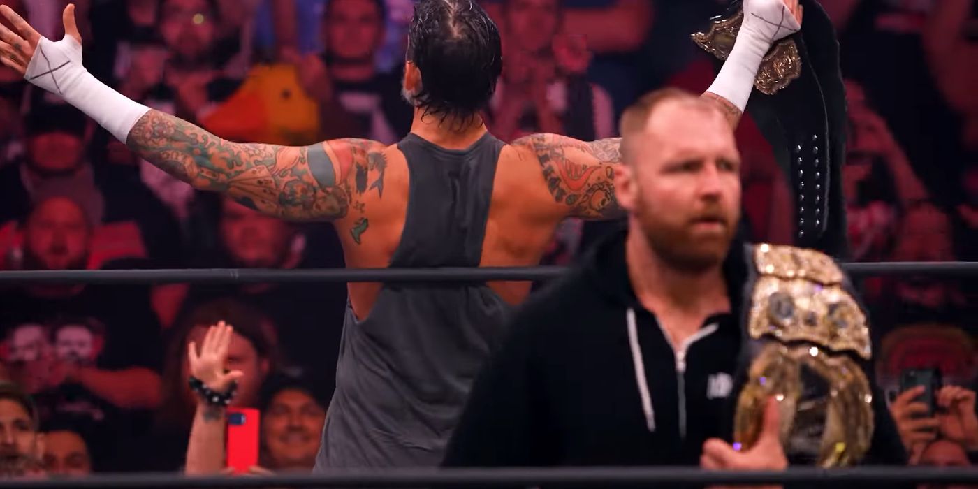 CM Punk e Jon Moxley antes de unificar o Campeonato Mundial da AEW.