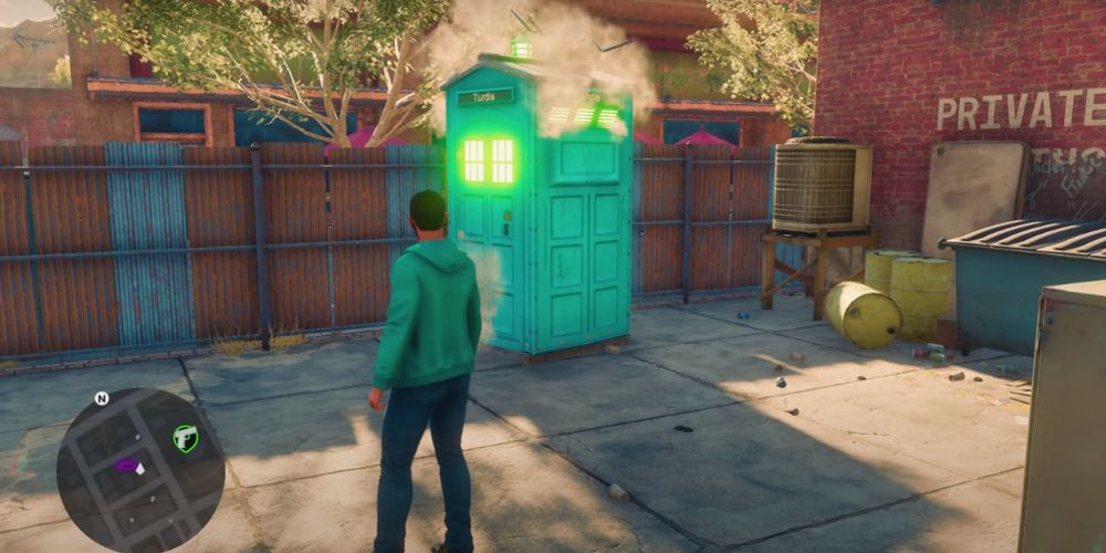 A player finds Doctor Who's TARDIS in Saints Row