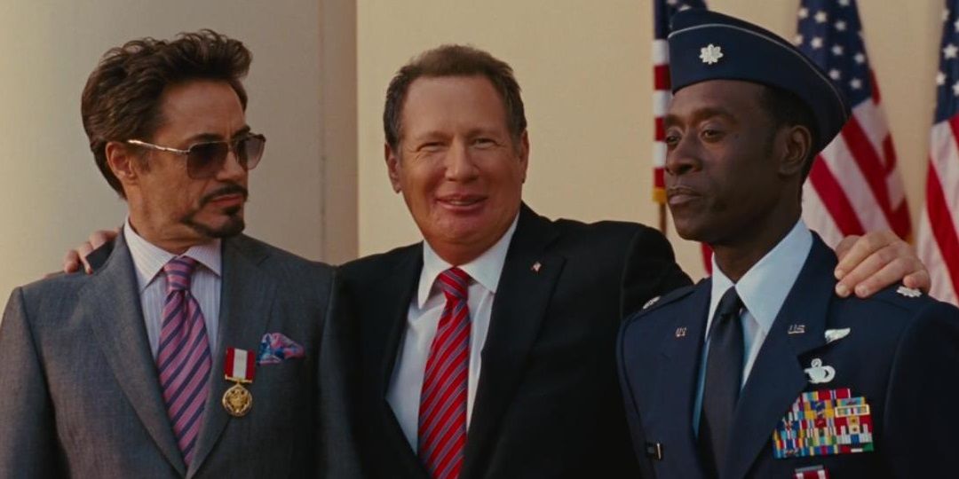 Senador Stern com Tony e Rhodey no final de Homem de Ferro 2