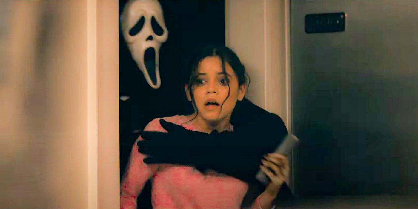 Tara Carpenter (Jenna Ortega) e Ghostface em Pânico