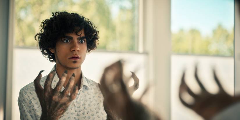 Inaki Godoy with claws in The Imperfects on Netflix