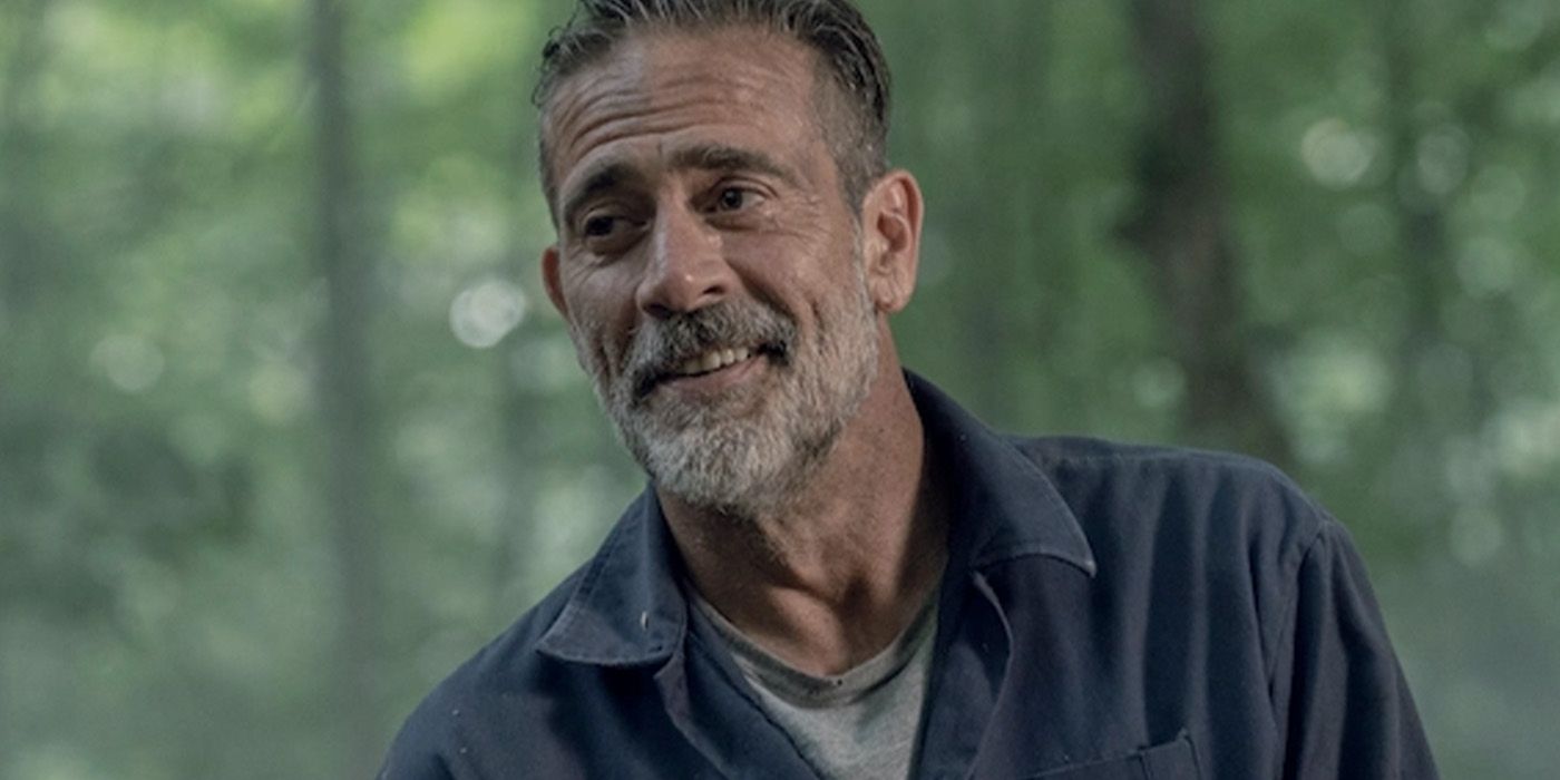 Negan de The Walking Dead sorrindo arrogantemente