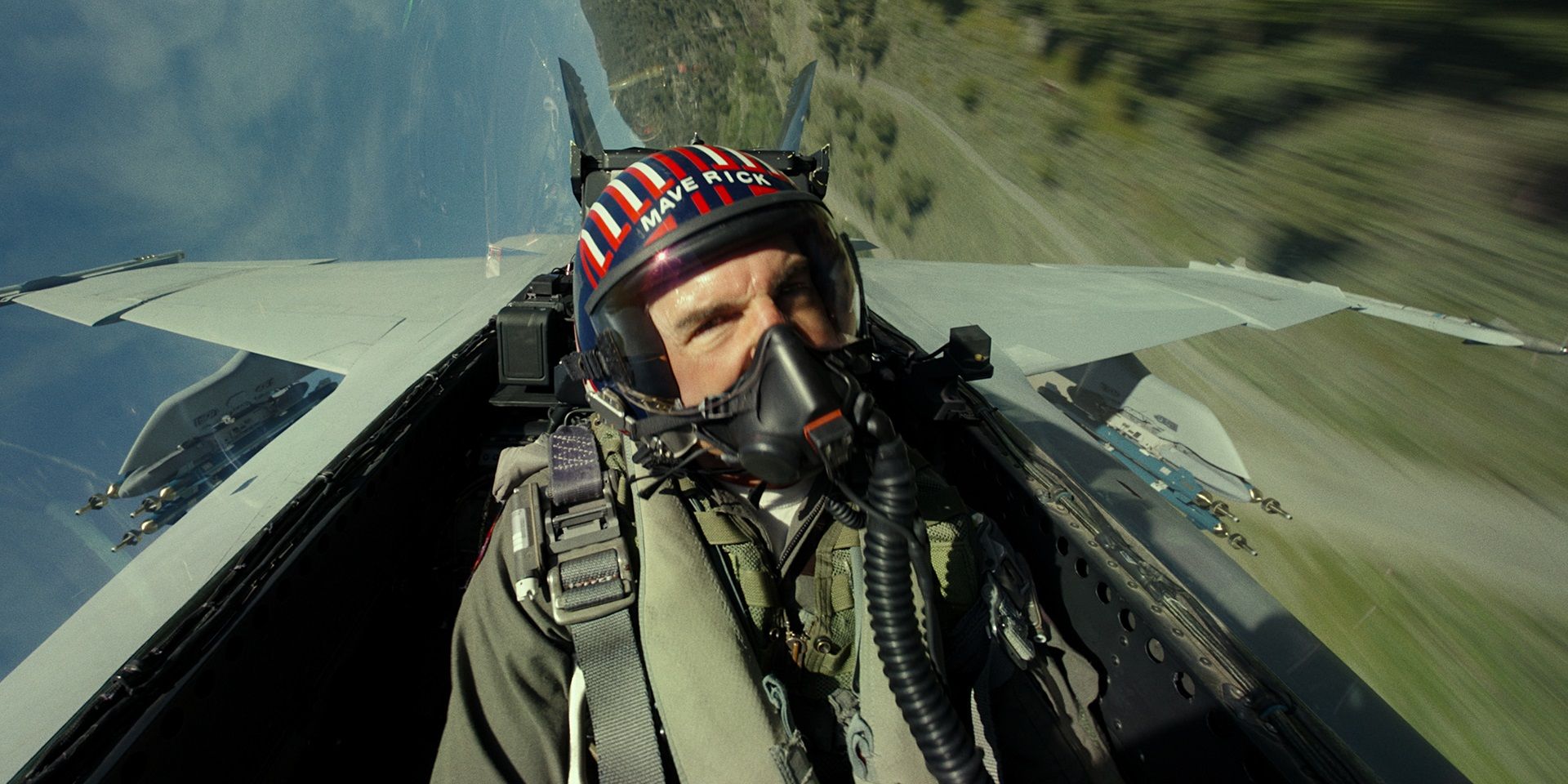 Tom Cruise flies a jet in Top Gun: Maverick