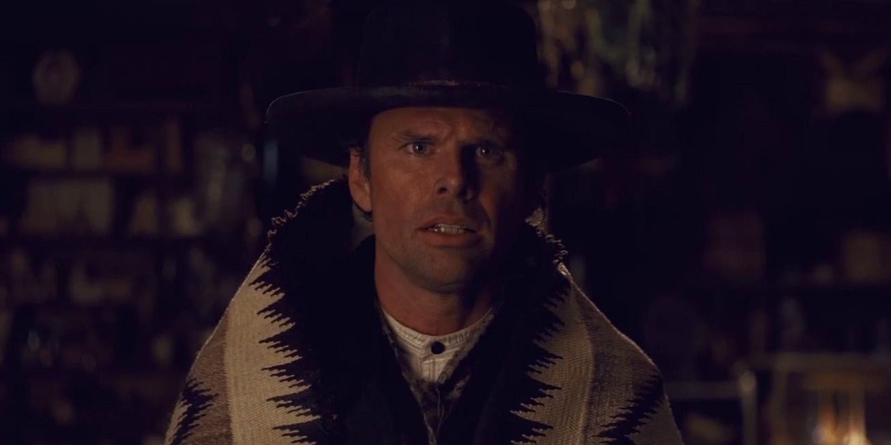 Walton Goggins wrapped in a blanket in The Hateful Eight