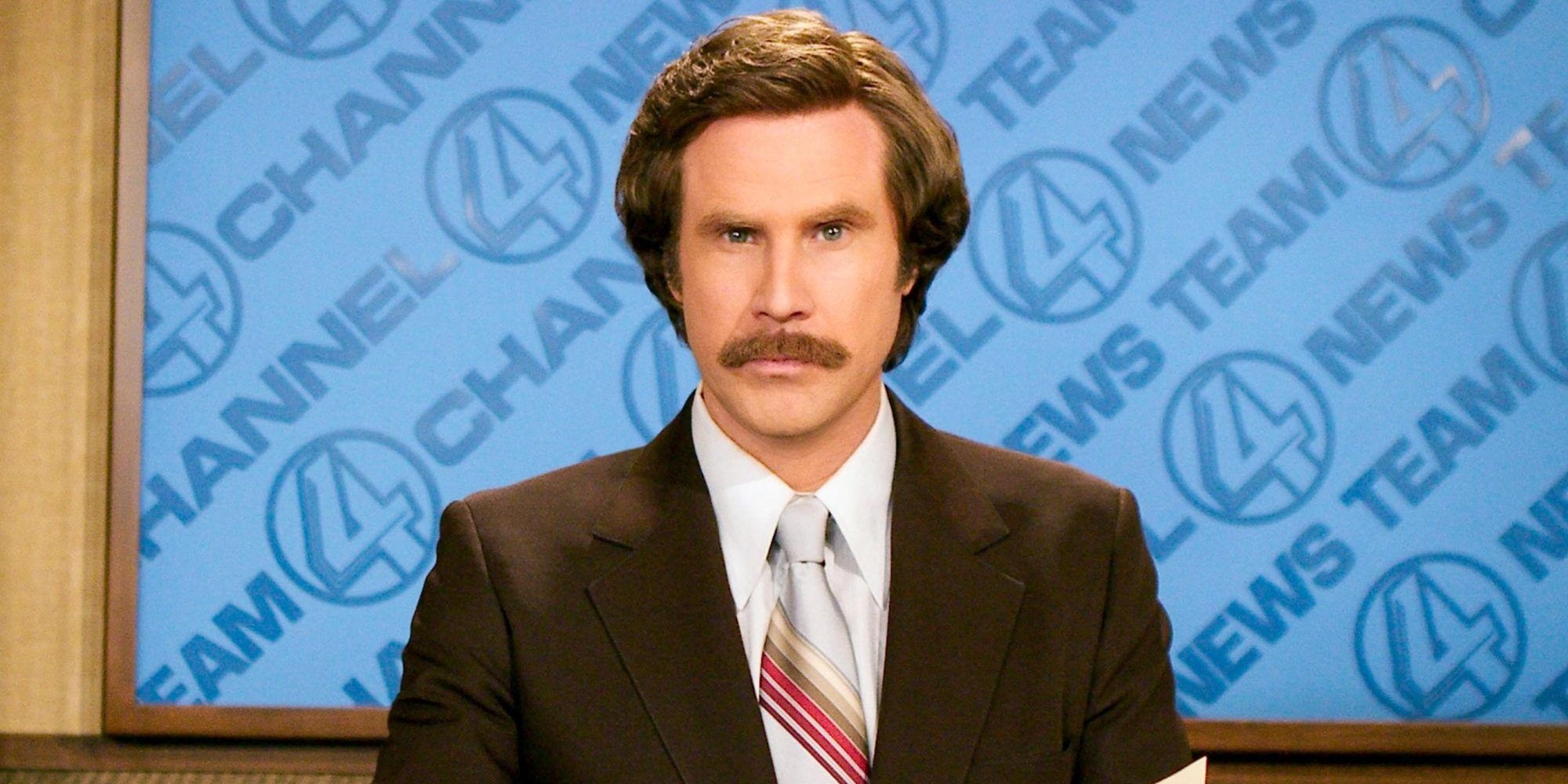 Will Ferrell como Ron Burgundy no estúdio em Anchorman