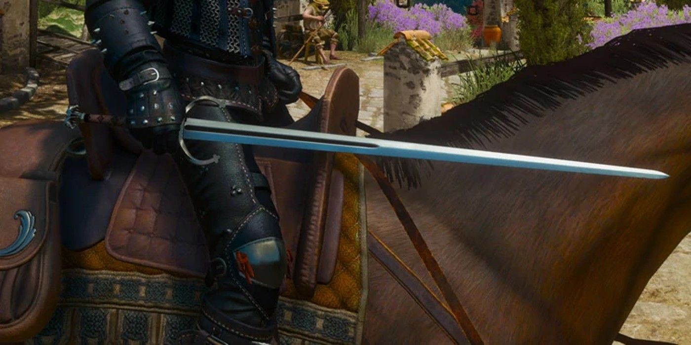 Geralt memegang Harpy Relic Sword saat mengendarai Roach di The Witcher 3.