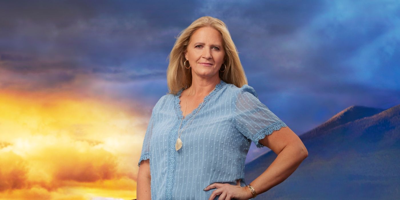 Christine Brown da 17ª temporada de Sister Wives foto promocional christine no fundo do céu da camisa azul