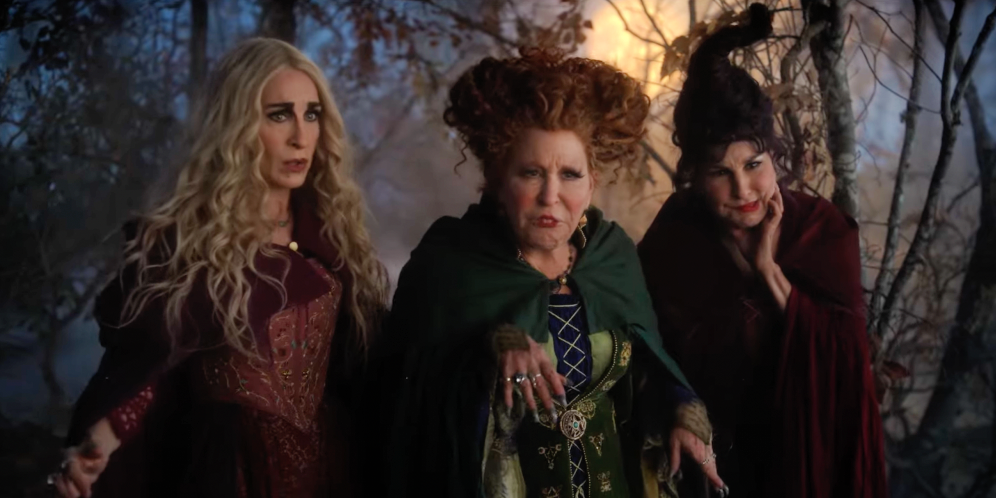 As irmãs Sanderson na floresta em Hocus Pocus 2