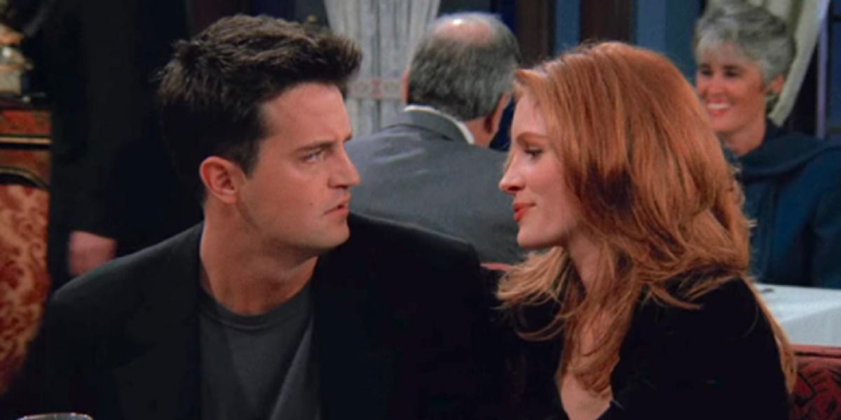 An image of Matthew Perry and Julia Roberts is shown.