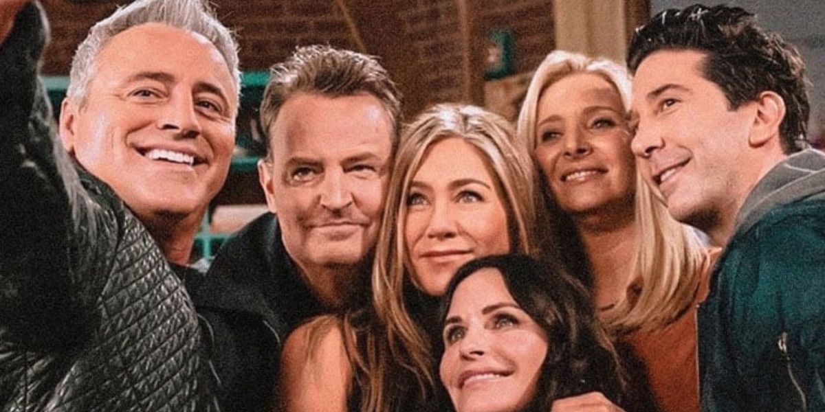 A selfie photo of the 2021 Friends reunion with all cast members is shown.