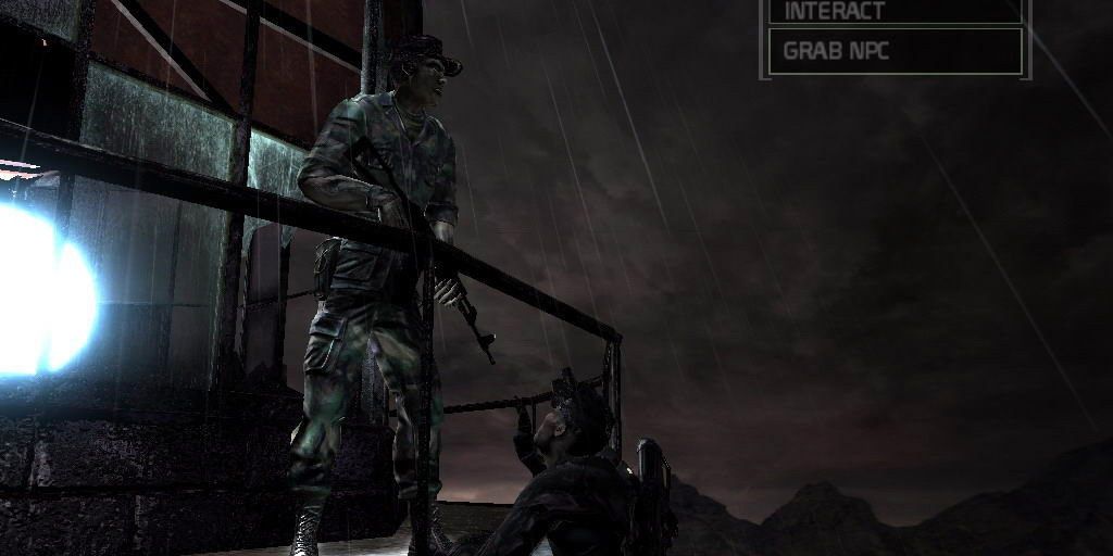 Um homem prestes a se aproximar furtivamente de um soldado em uma torre em Tom Clancy's Splinter Cell Chaos Theory 