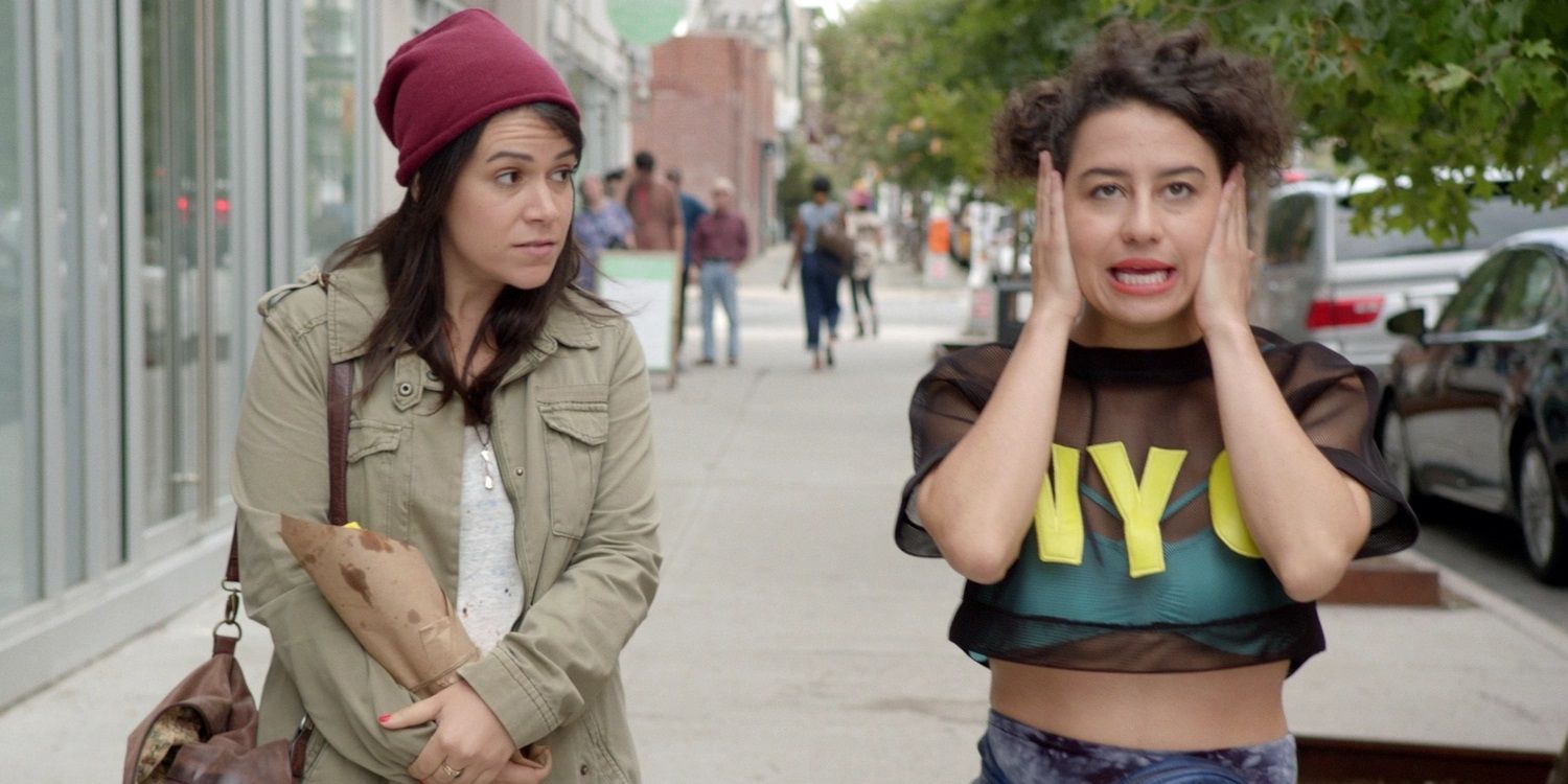 Abbi and Ilana on a New York street in Broad City