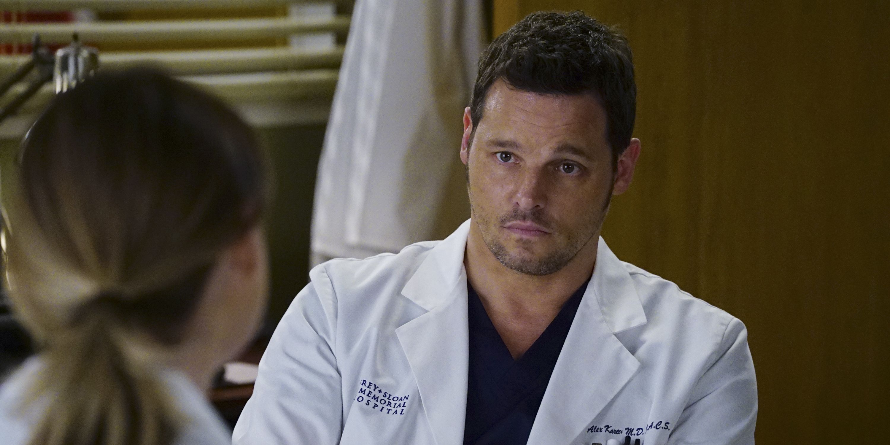Alex looks at Meredith in Grey&rsquo;s Anatomy