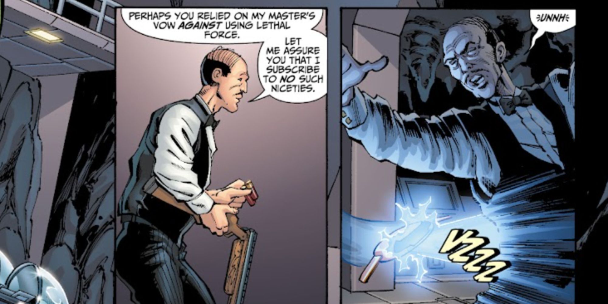 Alfred confrontando Booster Gold com uma espingarda em Booster Gold #12