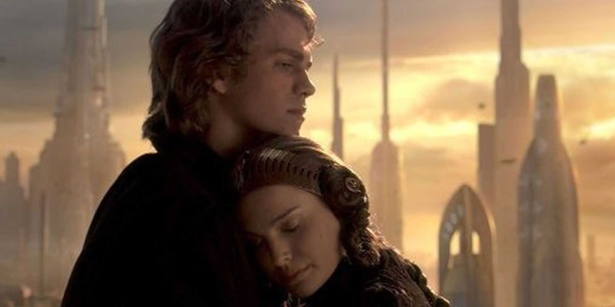 Anakin and Padme hugging in Star Wars
