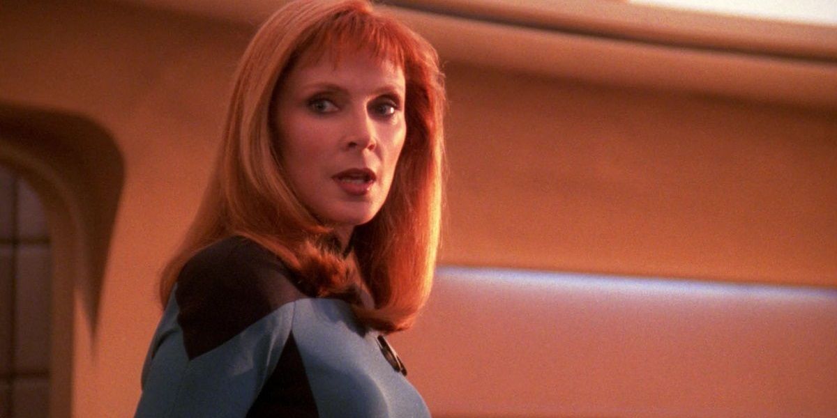 Beverly Crusher in Starfleet uniform in Star Trek The Next Generation