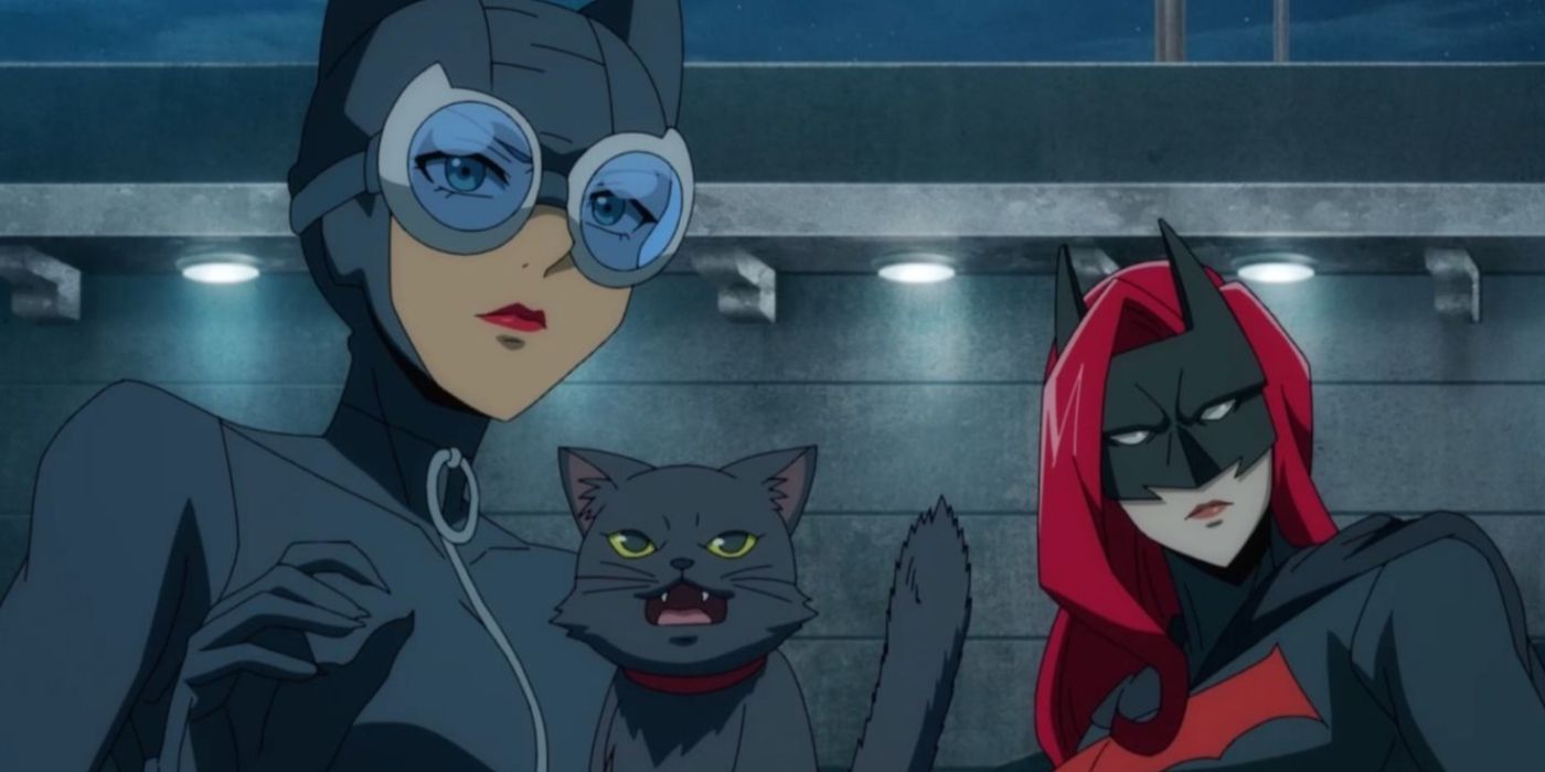 Catwoman, a Cat, and Batwoman in Catwoman: Hunted