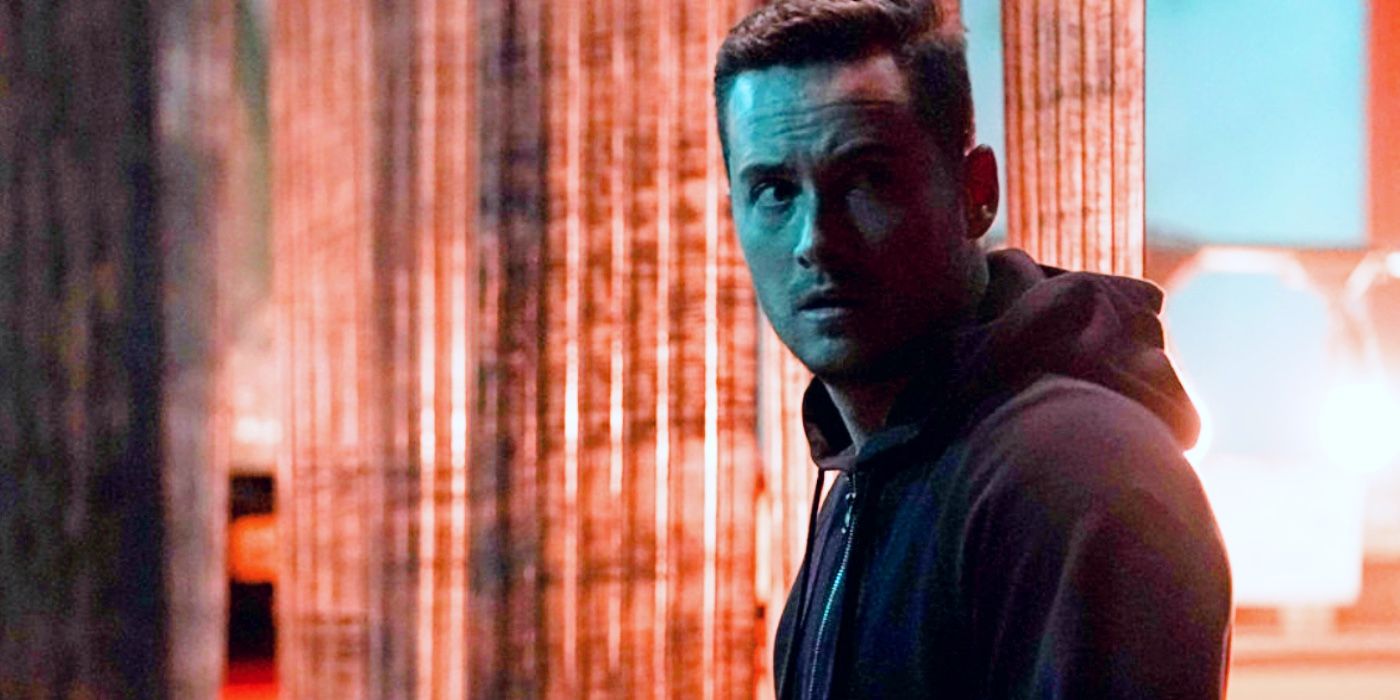 Jesse Lee Soffer's Jay Halstead looks behind in Chicago PD Season 10 Episode 3 