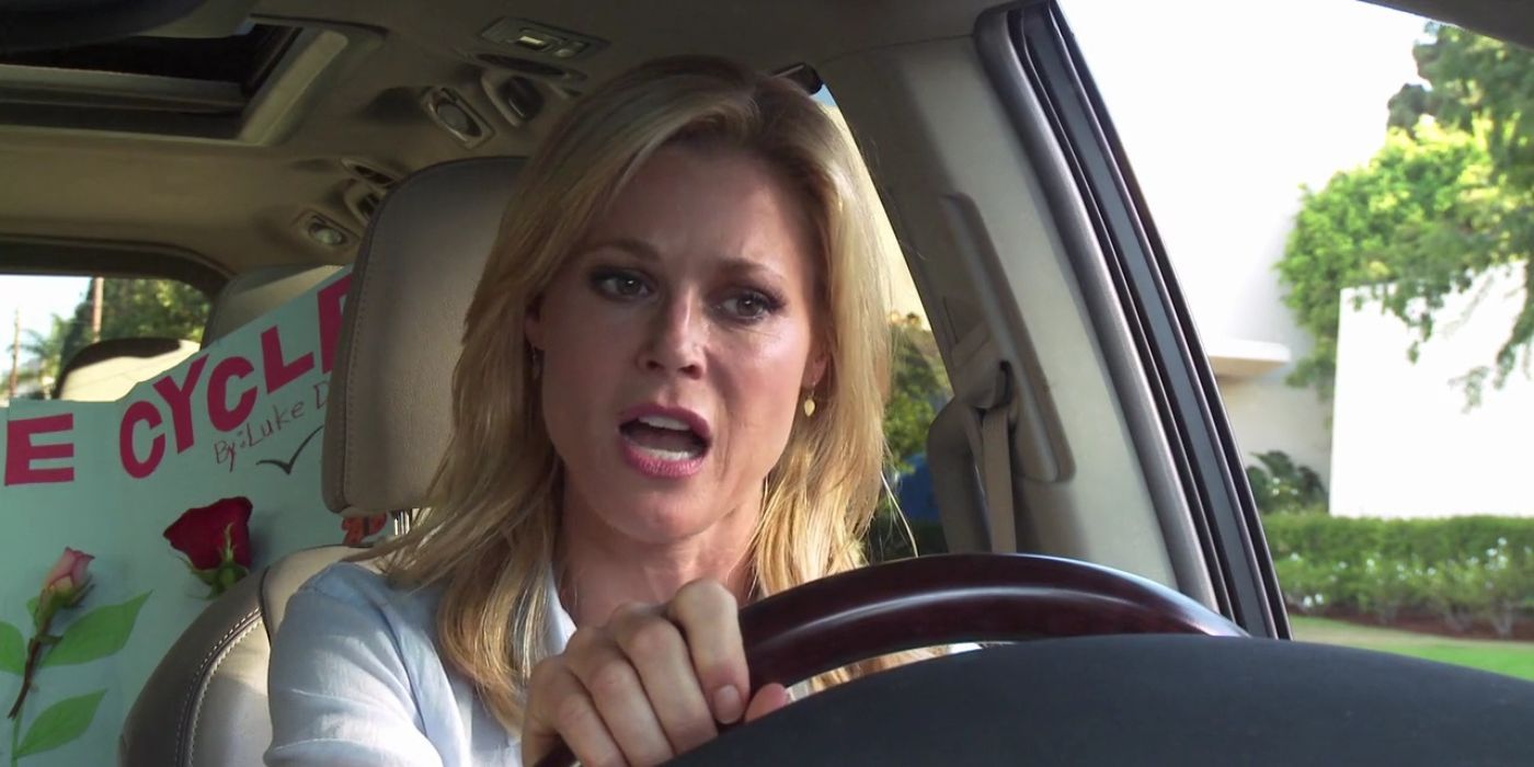 Claire Driving To School On Modern Family 