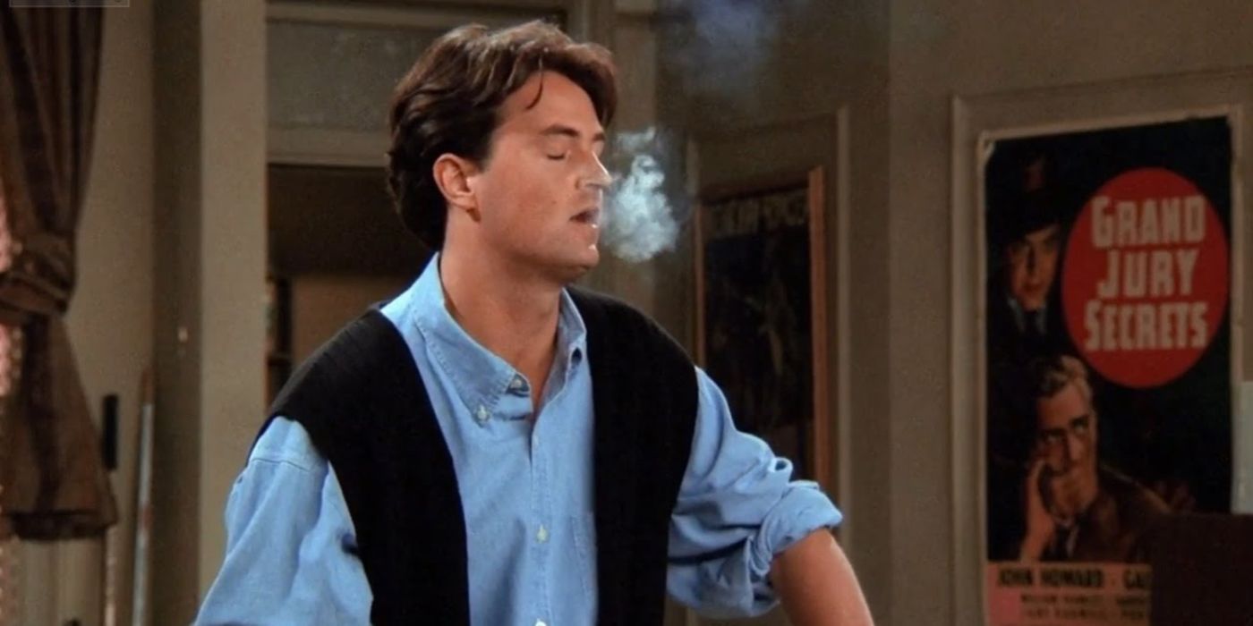 Chandler Bing fumando