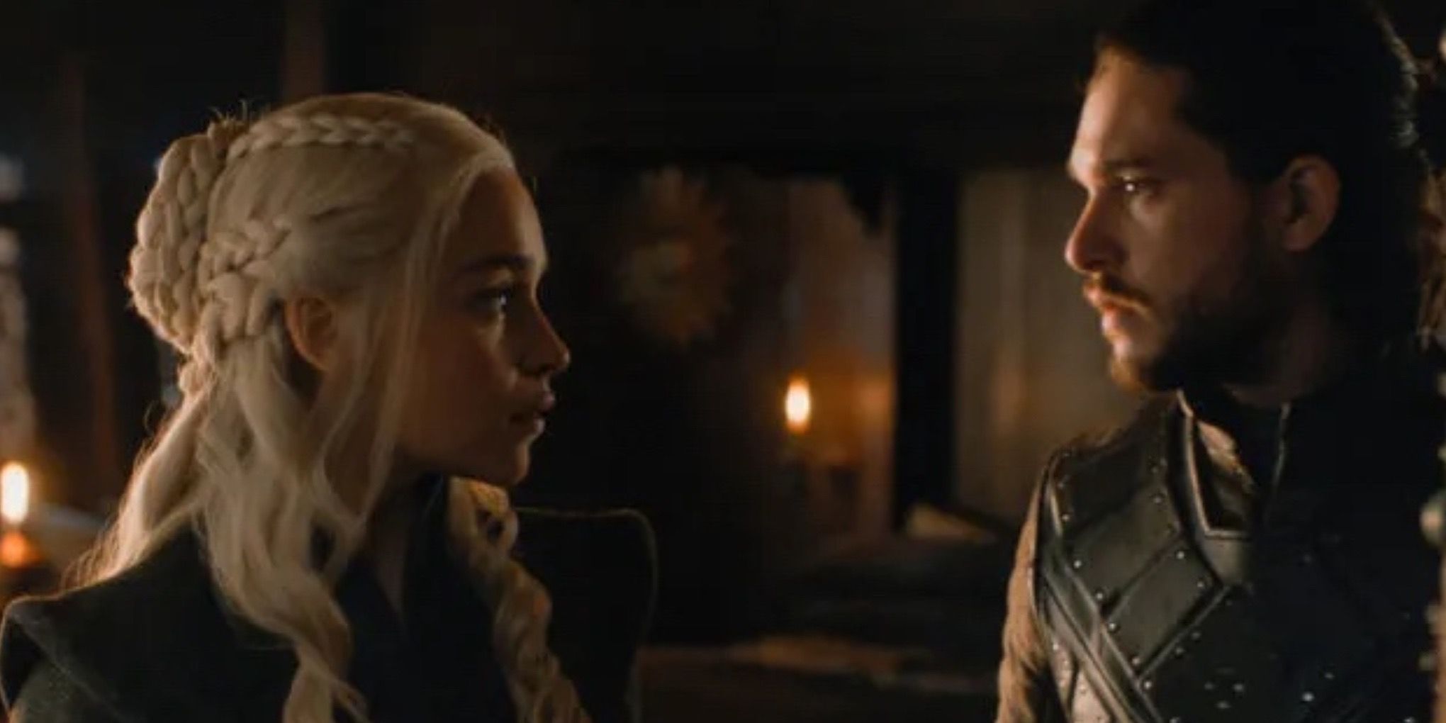 Daenerys Targaryen (Emilia Clarke) and Jon Snow (Kit Harington) in the Game of Thrones episode The Dragon and The Wolf (S7E7)