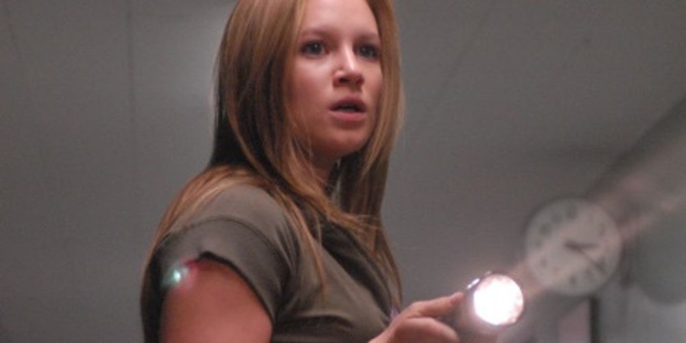 Danielle Savre holds a flashlight in Boogeyman 2 