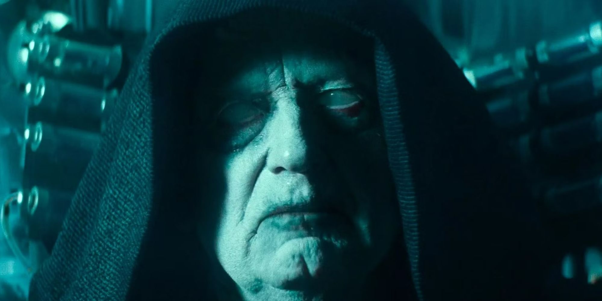Ian McDiarmid as Emperor Palpatine in The Rise of Skywalker looking scary