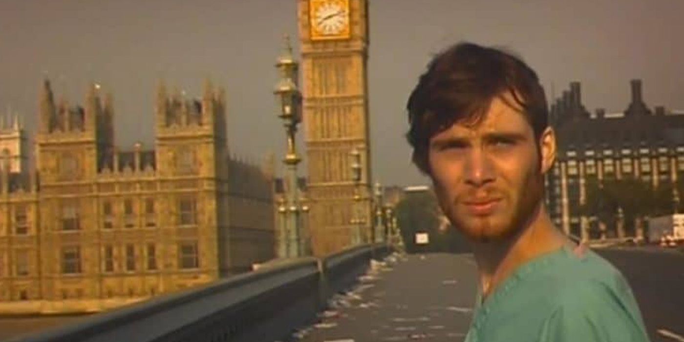 Empty London Bridge with Cillian Murphy looking at the camera in 28 Days Later.