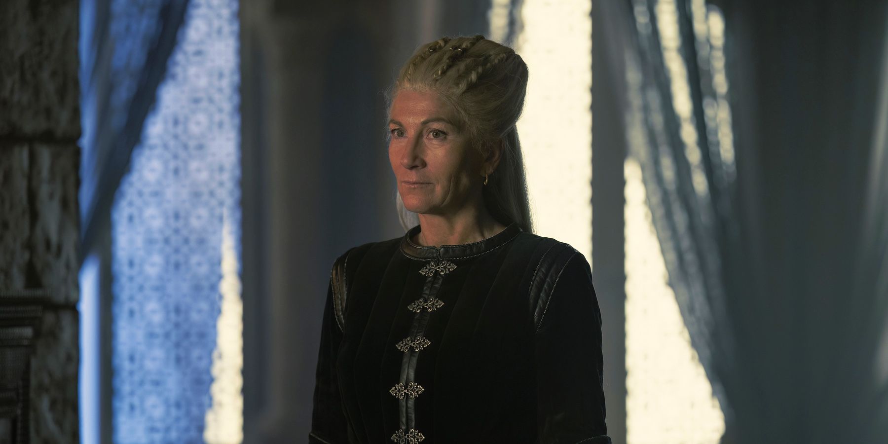 Eve Best como Rhaenys Targaryen em House Of The Dragon episódio 9